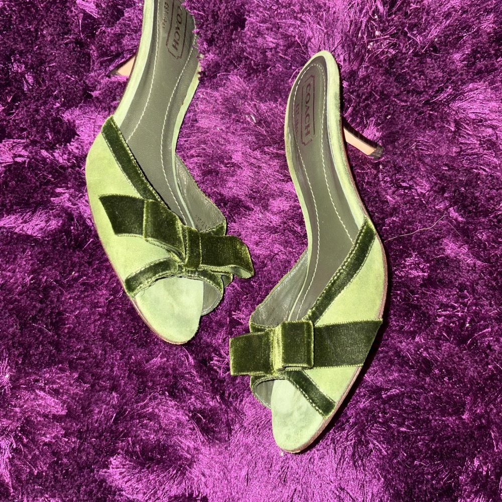 COACH Vintage Olive Green Velvet Bow Kitten Heels - Picture 3 of 5
